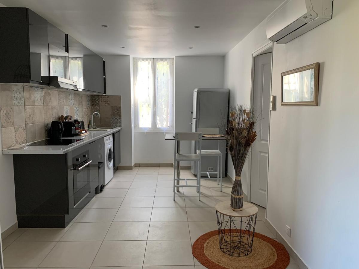 L'Almanarre Apartment อิแยร์ ภายนอก รูปภาพ